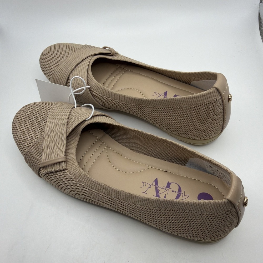Gloria Vanderbilt Women's Debbie Natural Shoe Size 7.5. New - Picture 7 of 9